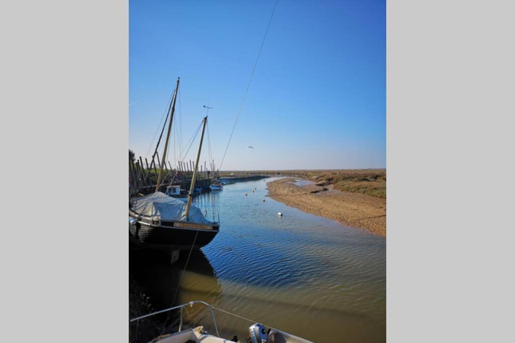 Blakeney Norfolk Bramble Lodge ***Self Catering*** Eksteriør billede